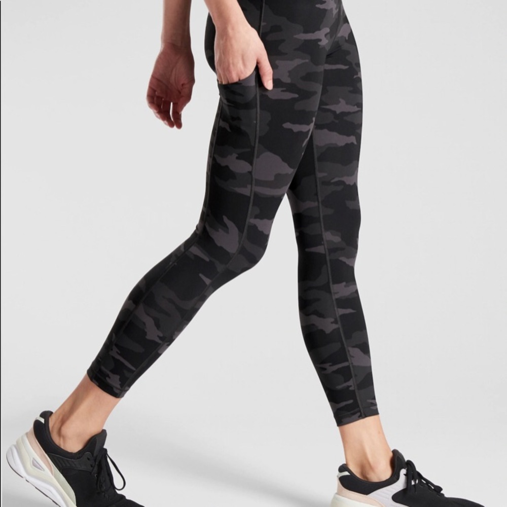 Athleta Ultimate 7/8 Tight